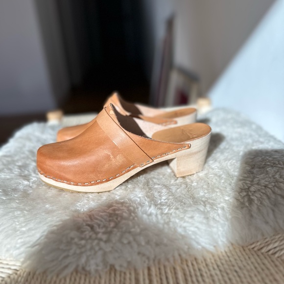 Elsa High Heel Tan Leather Clogs - Picture 3 of 8
